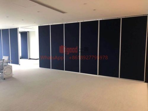 Ultime soluzioni aziendali su Per un muro mobile appeso in alto, la sicurezza è la priorità