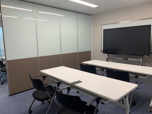 comprare Sistema di pareti divisorie operabili personalizzato / Pareti divisorie pieghevoli acustiche per sala riunioni online manufacture