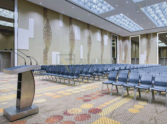 Un buon prezzo. Parete divisoria mobile Parete operabile con tubo quadrato galvanizzato, finitura in veneer e cartone di magnesio MDF in linea