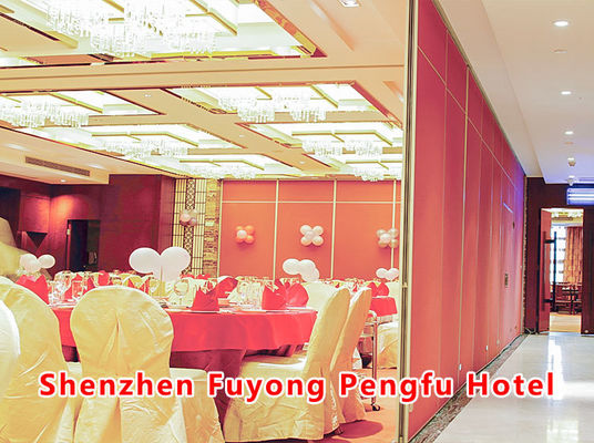 Un buon prezzo. Office Building Movable Sliding Acoustic Wall Panels with 304 Stainless Steel Roller and Q235 Steel Frame for Up to 18M Height in linea