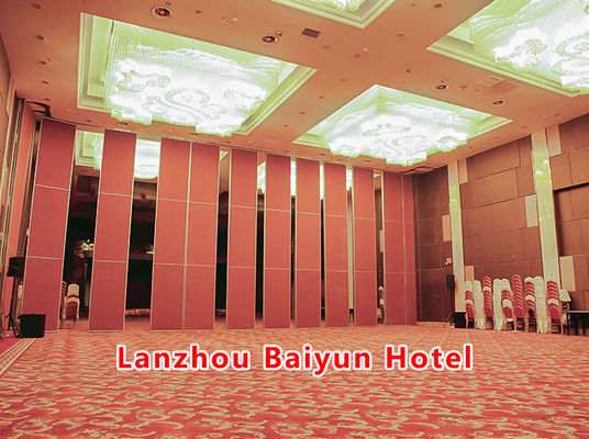 Un buon prezzo. Double Tempered Single Glazed Office Glass Partition Wall with 108mm/90mm Thickness and Up to 3000mm Height for Conference Center in linea