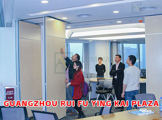 Un buon prezzo. Pareti divisorie acustiche in legno ignifugo con profilo 6061-T6 e telaio in acciaio Q235 per spazi di co-working in linea