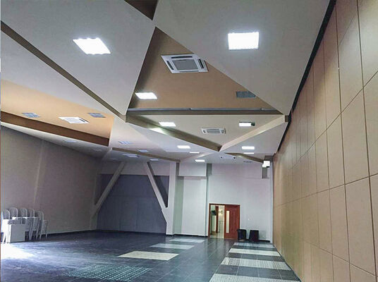 Un buon prezzo. Portable Soundproof Movable Partition Wall with Dupont POM Rollers and Top and Bottom Jack Lifting in linea