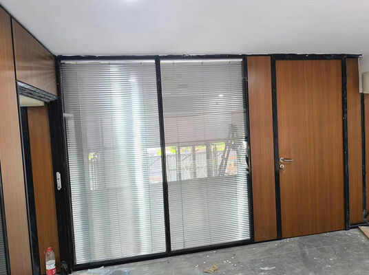 Un buon prezzo. Customized Acoustic Glass Partition Wall with Stainless Steel 304# Accessories and EPDM Sealant Rubber for Laboratory Settings in linea