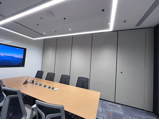 Un buon prezzo. Commercial-Grade Movable Partition Wall with Galvanized Square Tube Keel Fold-Away and Suspending Design in linea