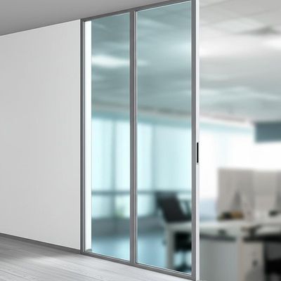 Un buon prezzo. Demountable Glass Partition Wall with Sound Insulation 30-42dB and Aluminum Alloy Frame for Custom Office Design in linea