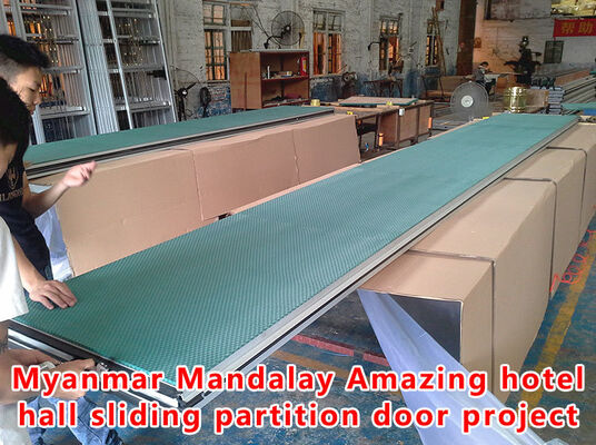 Un buon prezzo. Fireproof Movable Acoustic Partition Wall with 56dB Sound Insulation and 6061-T6 Profile in linea