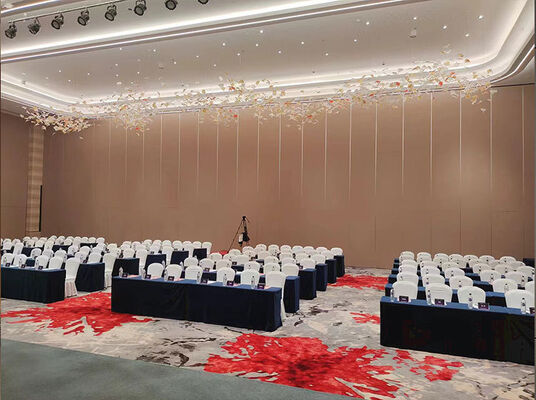 Un buon prezzo. Fold Away Acoustic Office Partitions with Q235 Steel Frame and 6061-T6 Profiles for Exhibition Halls in linea